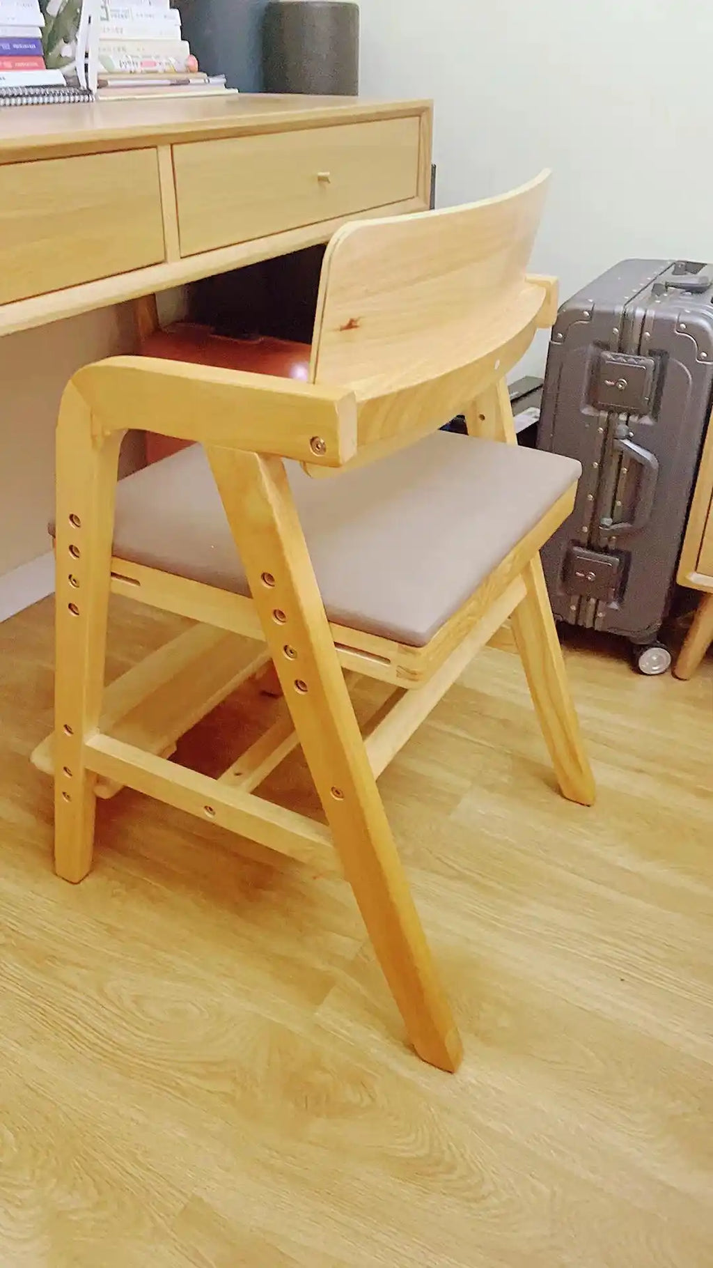 Study chair