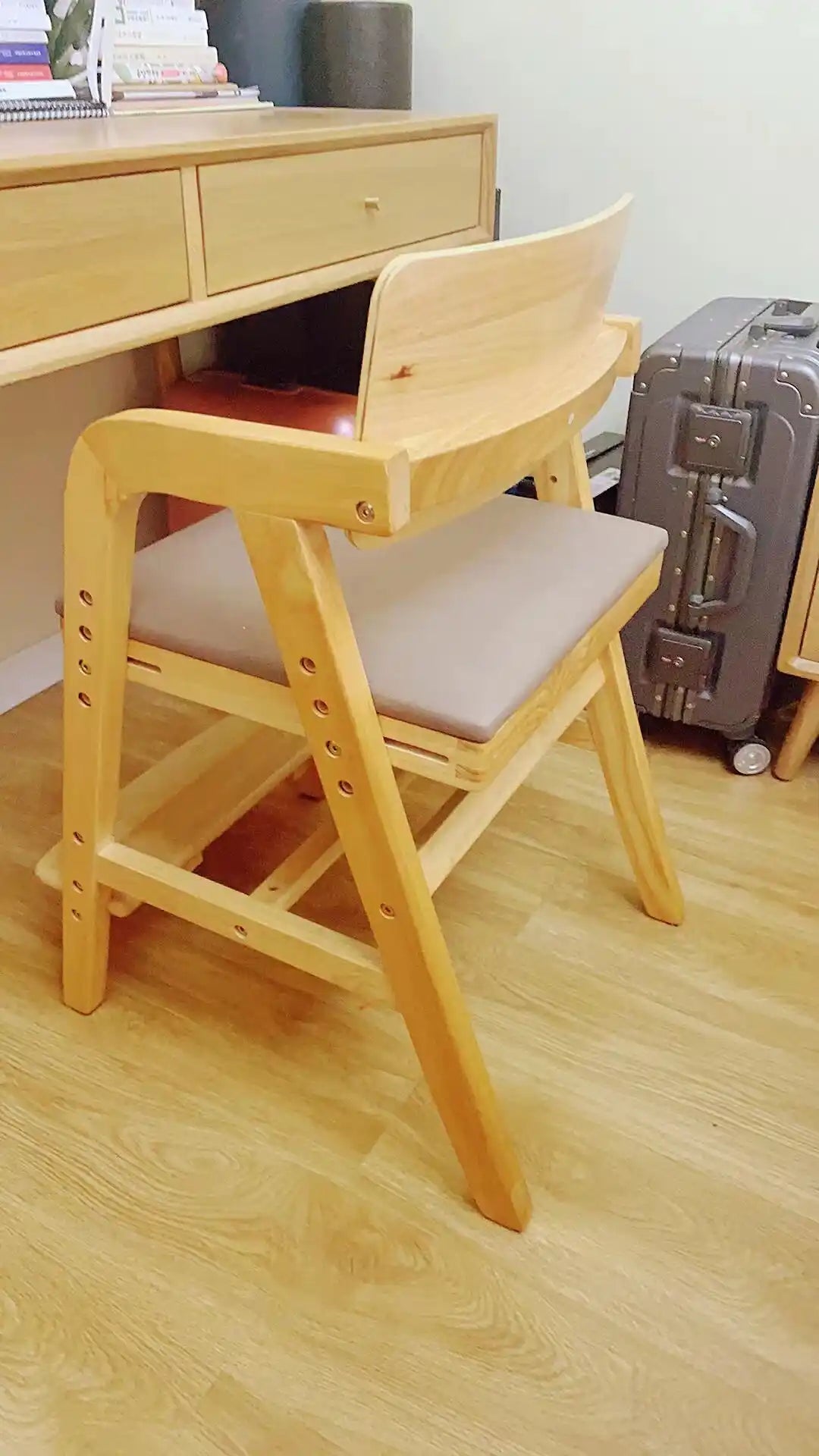 Study chair